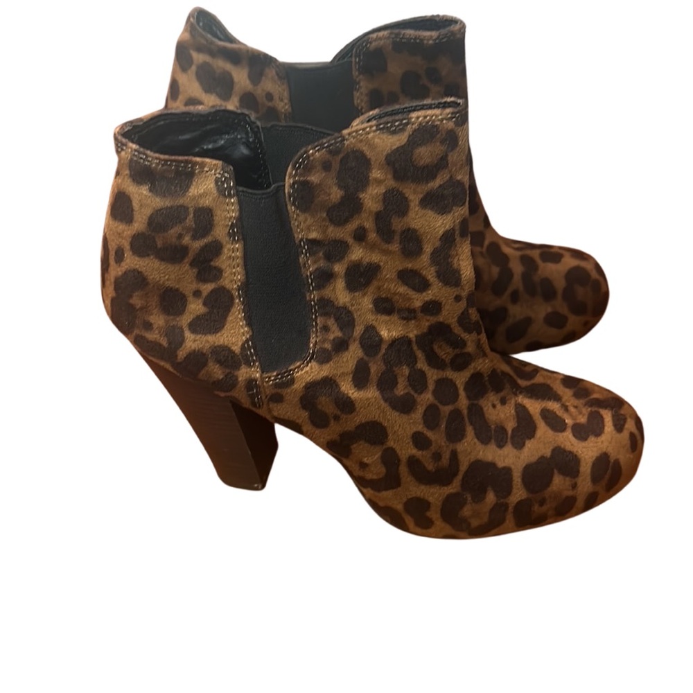 Madden Girl Leopard Print Bootie Size 9